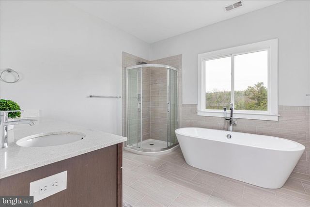 230 CONIFER LN, Winchester, VA 22602