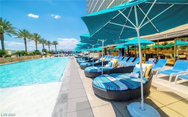 2000 North Fashion Show Drive 1906, Las Vegas, NV 89109