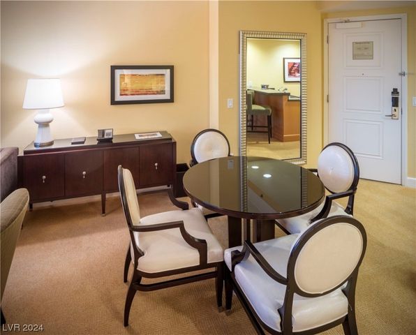 2000 North Fashion Show Drive 1906, Las Vegas, NV 89109