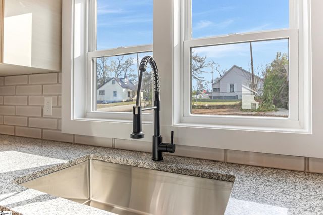 10 Adger Street, Spartanburg, SC 29301