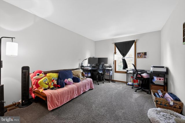 6 HILLTOP LN, Medford, NJ 08055