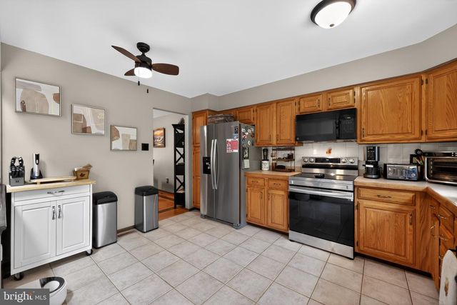 6 HILLTOP LN, Medford, NJ 08055