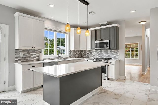 222 FRIENDSHIP RD, Howell, NJ 07731