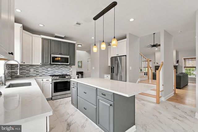 222 FRIENDSHIP RD, Howell, NJ 07731