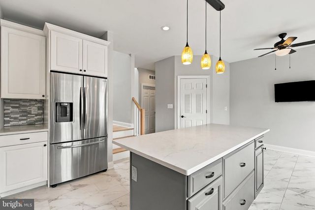 222 FRIENDSHIP RD, Howell, NJ 07731