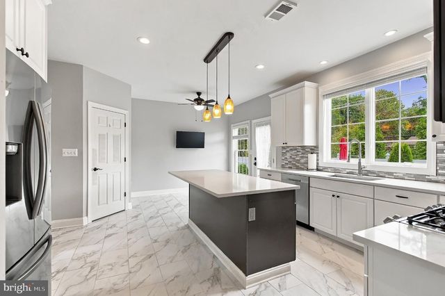 222 FRIENDSHIP RD, Howell, NJ 07731