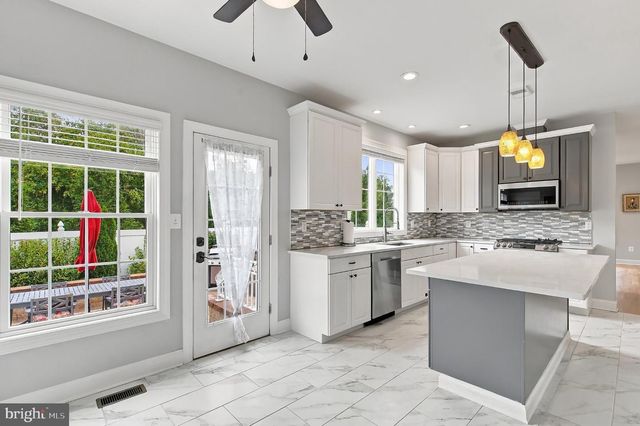 222 FRIENDSHIP RD, Howell, NJ 07731