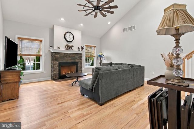 222 FRIENDSHIP RD, Howell, NJ 07731