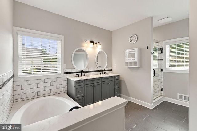 222 FRIENDSHIP RD, Howell, NJ 07731
