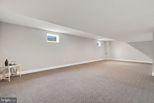 222 FRIENDSHIP RD, Howell, NJ 07731