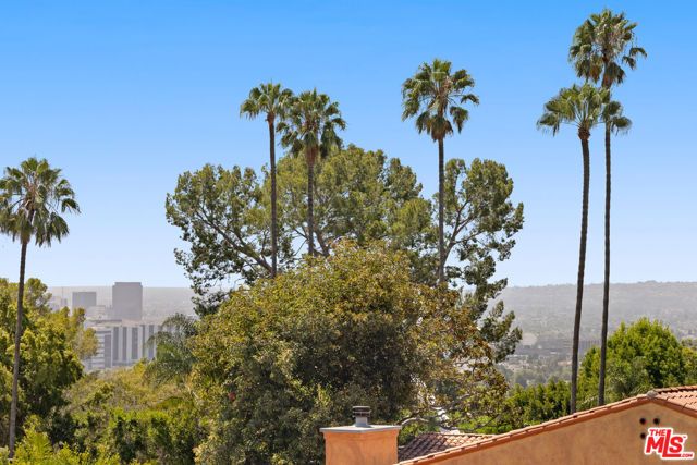 1121 La Collina Drive, Beverly Hills, CA 90210
