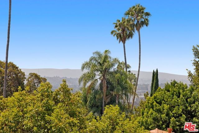 1121 La Collina Drive, Beverly Hills, CA 90210