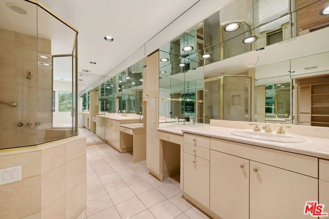 1121 La Collina Drive, Beverly Hills, CA 90210