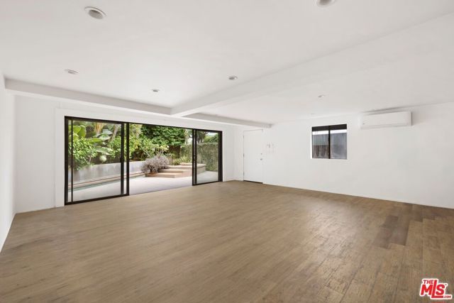 1121 La Collina Drive, Beverly Hills, CA 90210