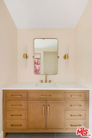 1121 La Collina Drive, Beverly Hills, CA 90210