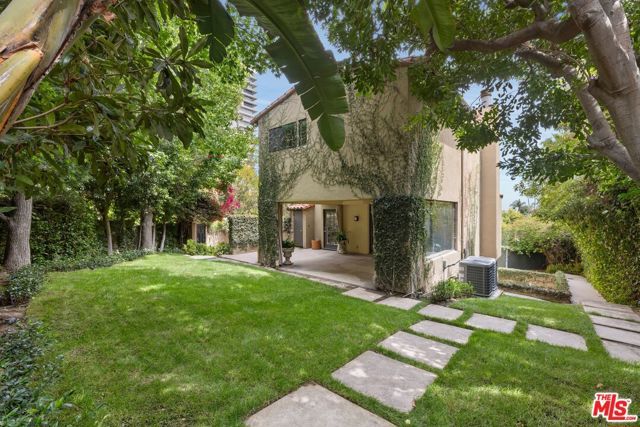 1121 La Collina Drive, Beverly Hills, CA 90210