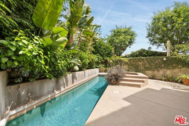 1121 La Collina Drive, Beverly Hills, CA 90210