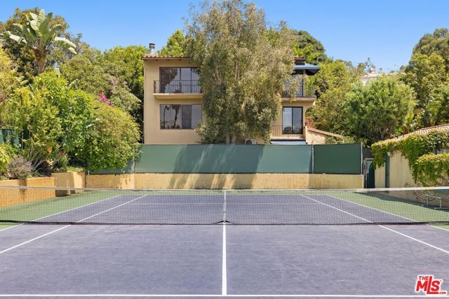 1121 La Collina Drive, Beverly Hills, CA 90210
