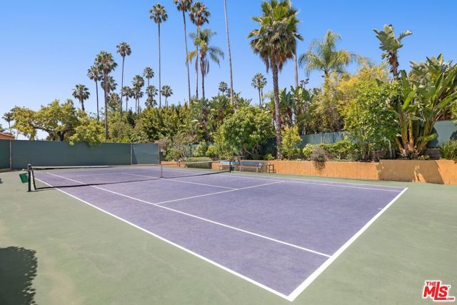 1121 La Collina Drive, Beverly Hills, CA 90210