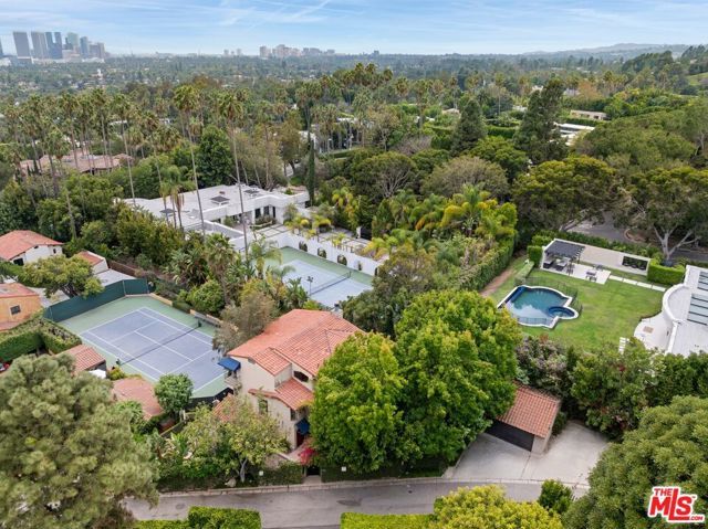 1121 La Collina Drive, Beverly Hills, CA 90210