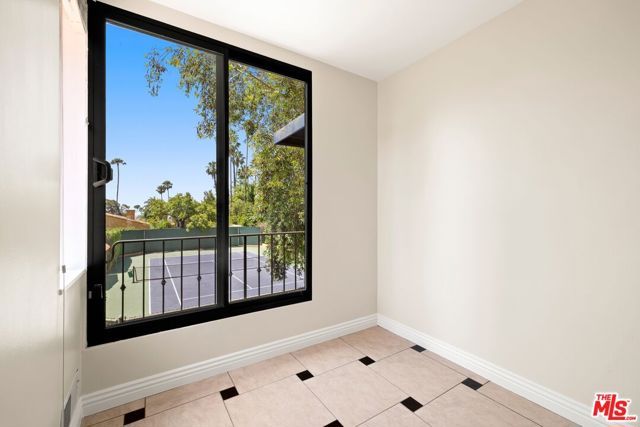1121 La Collina Drive, Beverly Hills, CA 90210