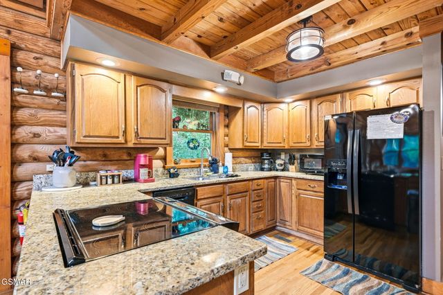1563 Grant Road, Sevierville, TN 37876