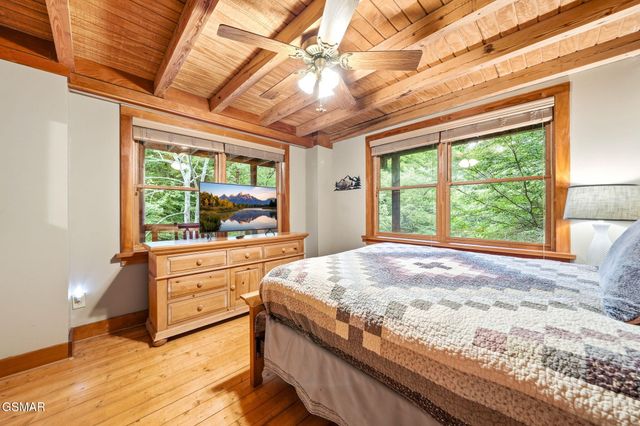 1563 Grant Road, Sevierville, TN 37876