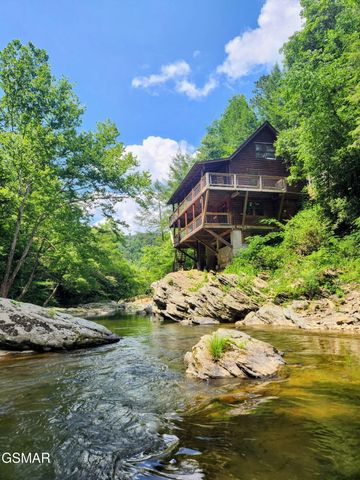 1563 Grant Road, Sevierville, TN 37876