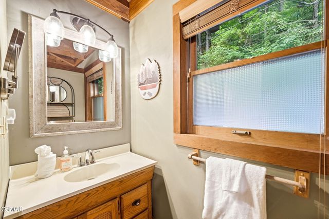 1563 Grant Road, Sevierville, TN 37876