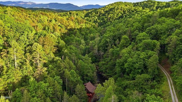 1563 Grant Road, Sevierville, TN 37876