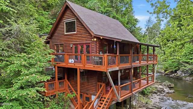 1563 Grant Road, Sevierville, TN 37876