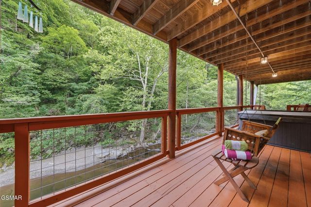 1563 Grant Road, Sevierville, TN 37876