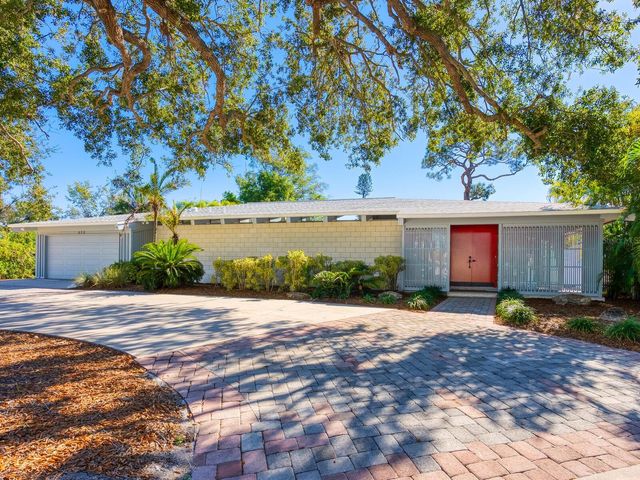 820 WHITFIELD AVENUE, Sarasota, FL 34243