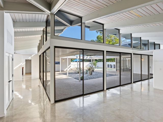 820 WHITFIELD AVENUE, Sarasota, FL 34243