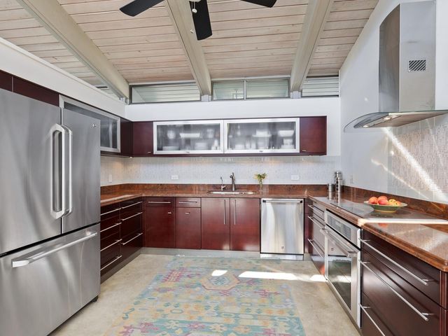 820 WHITFIELD AVENUE, Sarasota, FL 34243