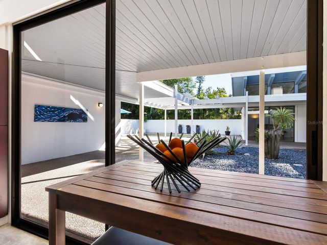 820 WHITFIELD AVENUE, Sarasota, FL 34243