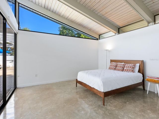 820 WHITFIELD AVENUE, Sarasota, FL 34243