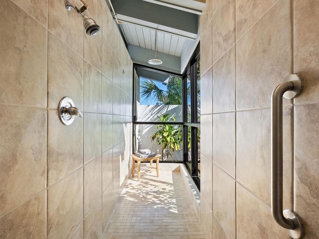 820 WHITFIELD AVENUE, Sarasota, FL 34243