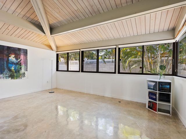 820 WHITFIELD AVENUE, Sarasota, FL 34243