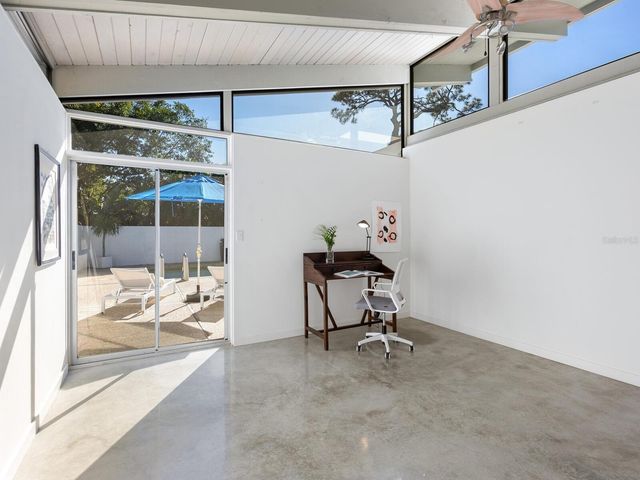 820 WHITFIELD AVENUE, Sarasota, FL 34243