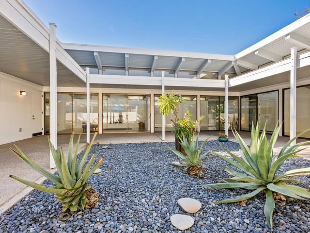 820 WHITFIELD AVENUE, Sarasota, FL 34243