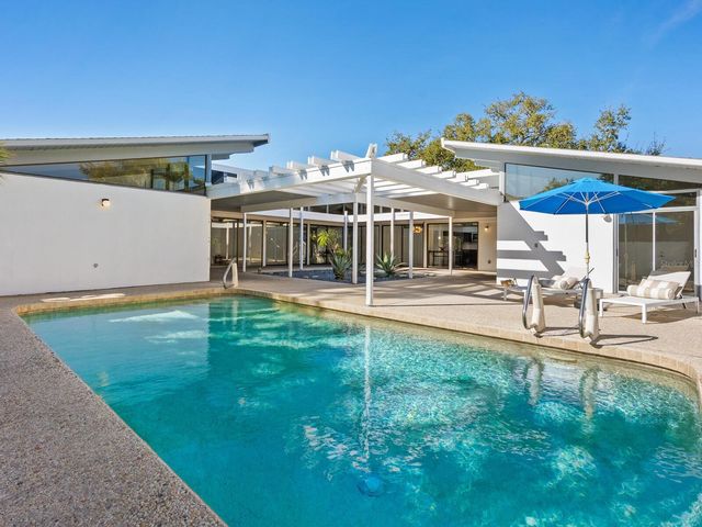 820 WHITFIELD AVENUE, Sarasota, FL 34243