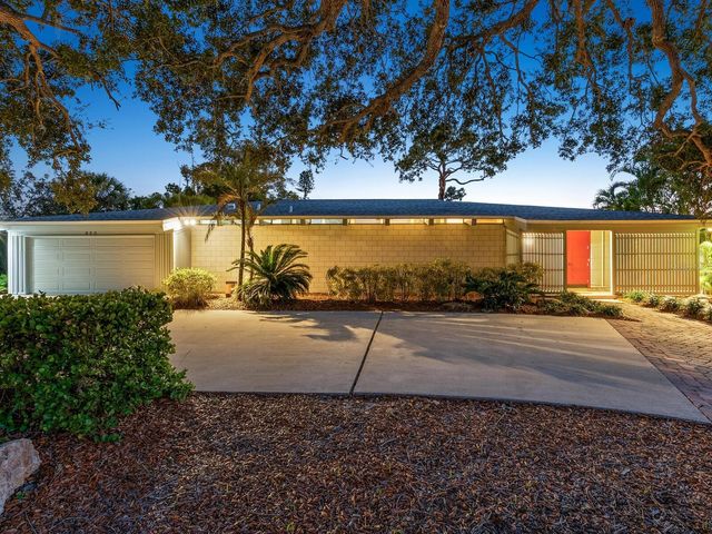 820 WHITFIELD AVENUE, Sarasota, FL 34243