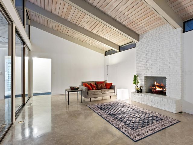 820 WHITFIELD AVENUE, Sarasota, FL 34243