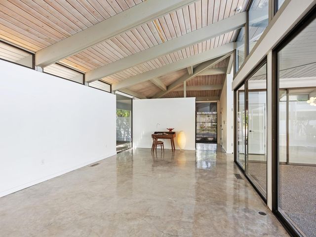 820 WHITFIELD AVENUE, Sarasota, FL 34243