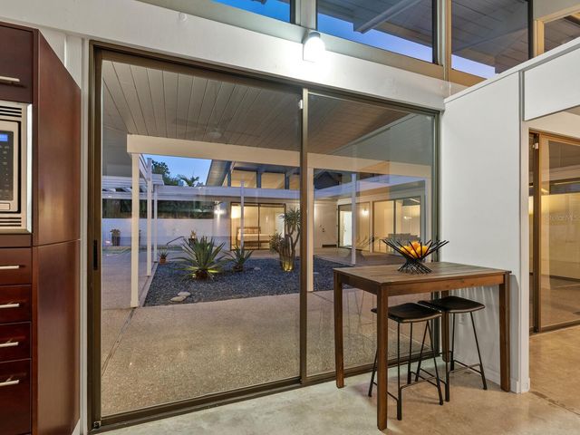 820 WHITFIELD AVENUE, Sarasota, FL 34243