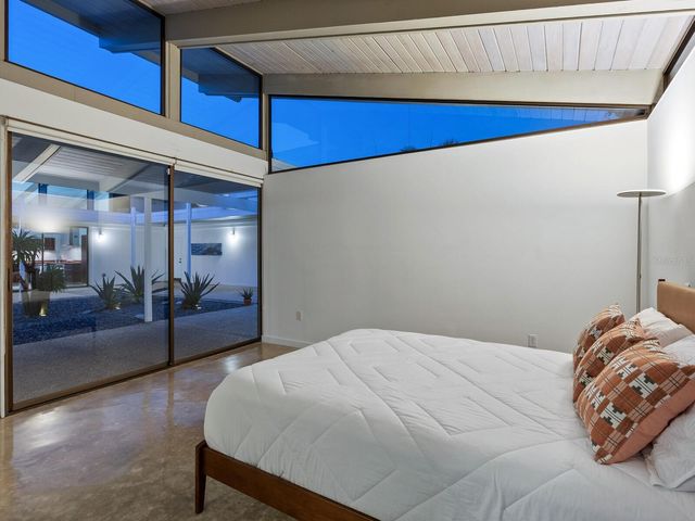 820 WHITFIELD AVENUE, Sarasota, FL 34243