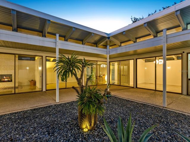 820 WHITFIELD AVENUE, Sarasota, FL 34243