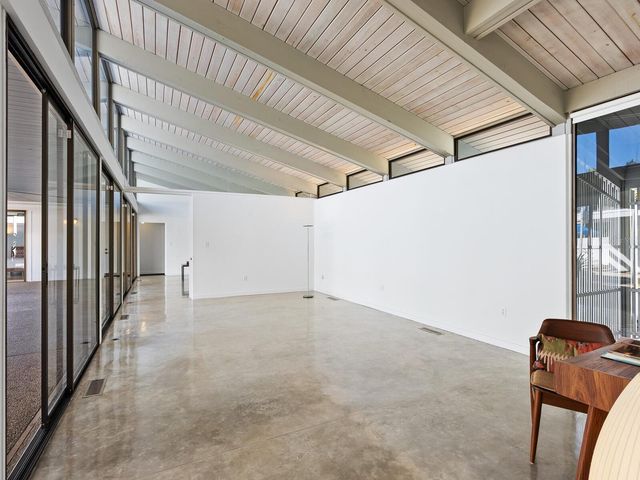 820 WHITFIELD AVENUE, Sarasota, FL 34243