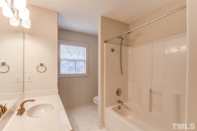 121 Danesway Drive, Holly Springs, NC 27540